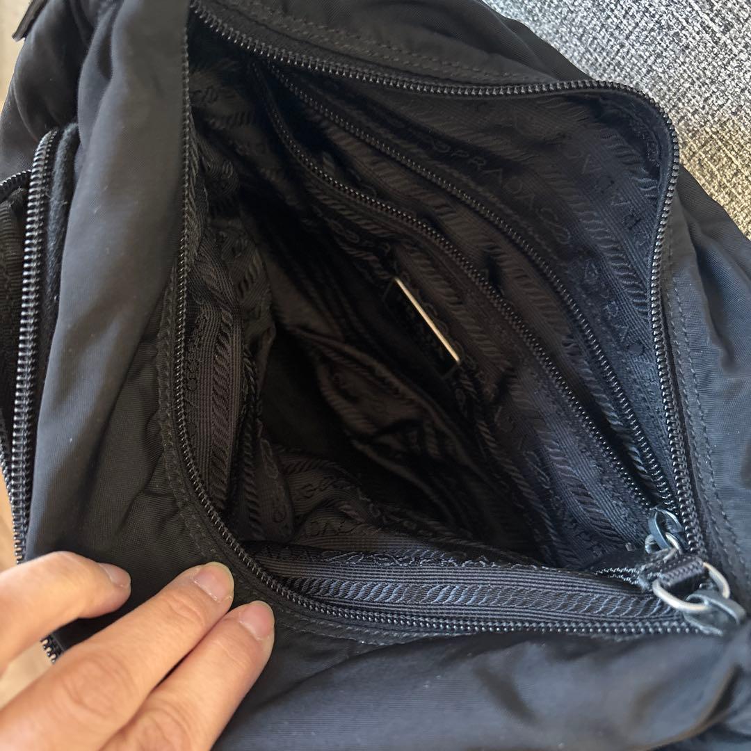 PRADA ブラック ショルダーバッグ　ロゴ　正規品