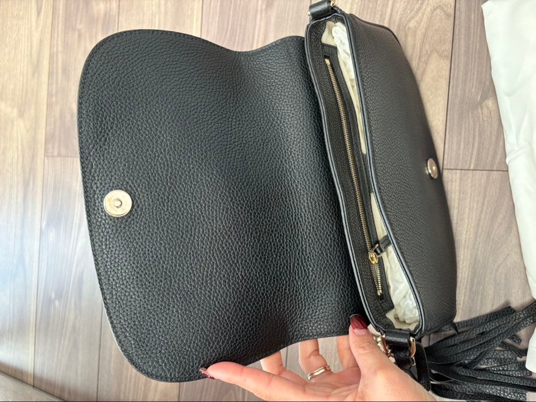 GUCCI ショルダーバッグ　ブラック