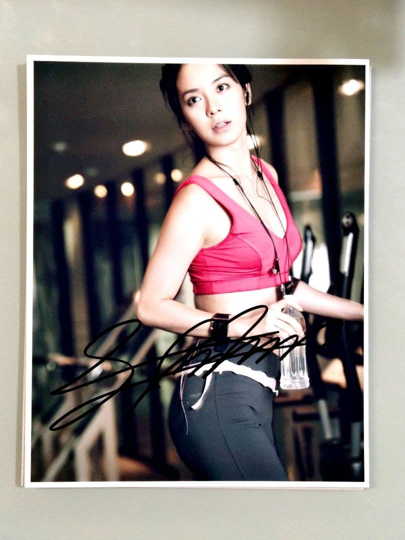 ソン・ジヒョ直筆サイン入り超大型写真…Song Ji-hyo Lin Yun