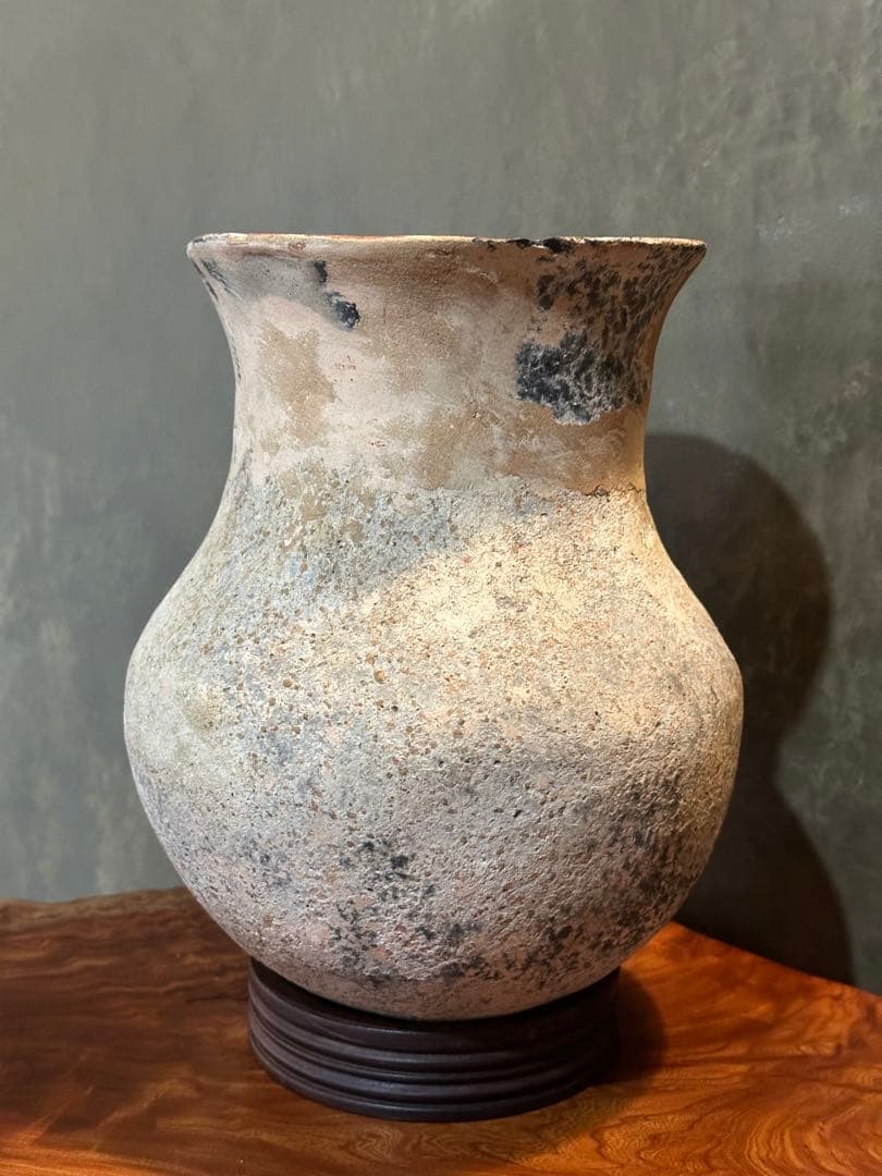 究極の古美術品◇蔵から凄い雰囲気のある古い小壺が出て来た！陶器、花