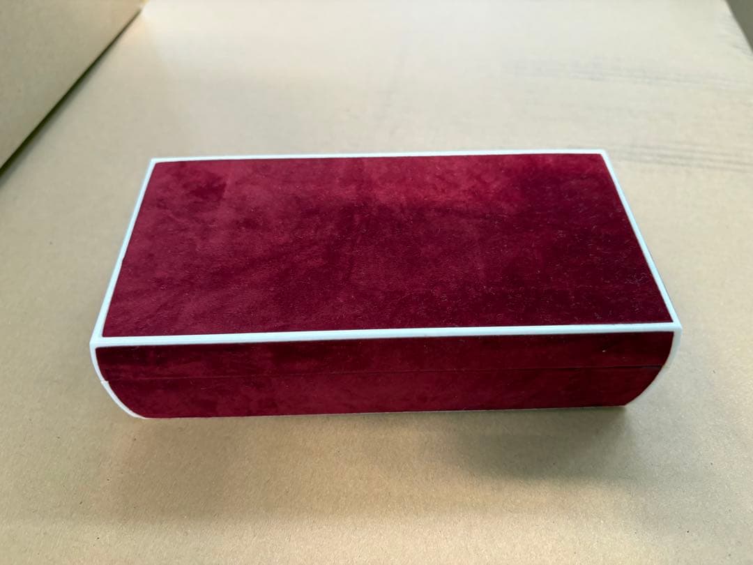 ジュエリーボックス　宝石6個入り