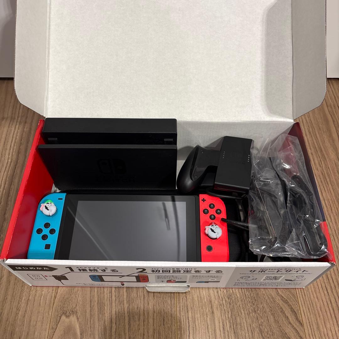 【美品】2021年製Nintendo Switch ネオンブルー/ ネオンレッド