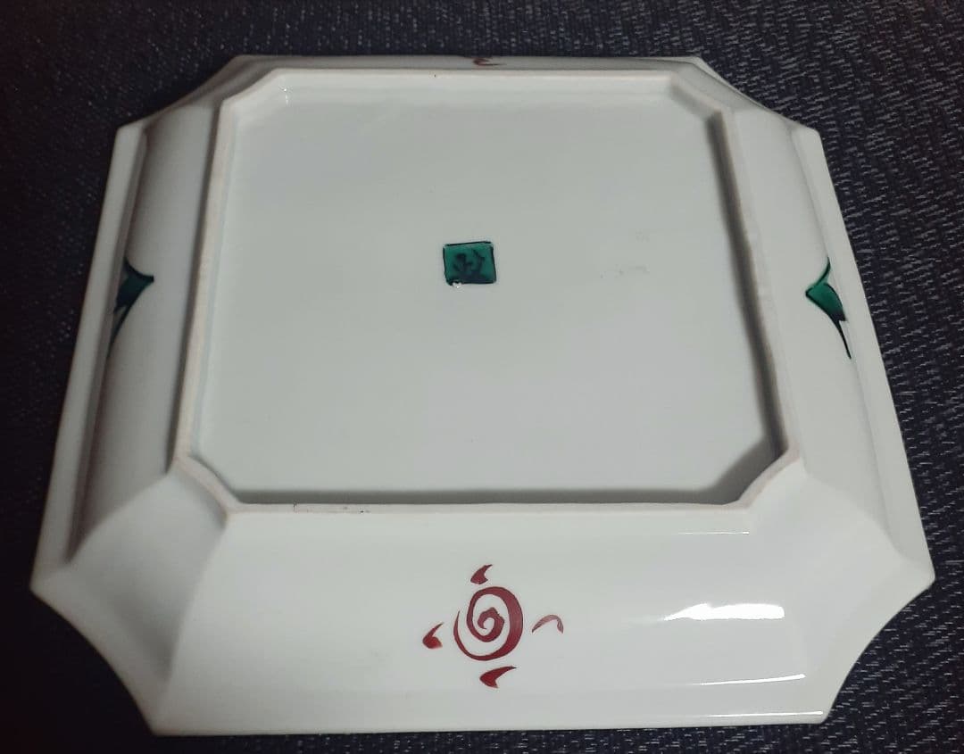 日展特選作家】九谷焼【戸出政志】作 色絵 竹に燕の図 四方隅