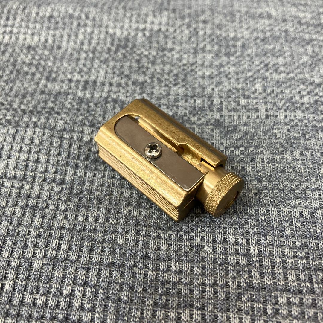 DUX (ダックス) 鉛筆削り・メタルシャープナー（革ケース付き）ドイツ