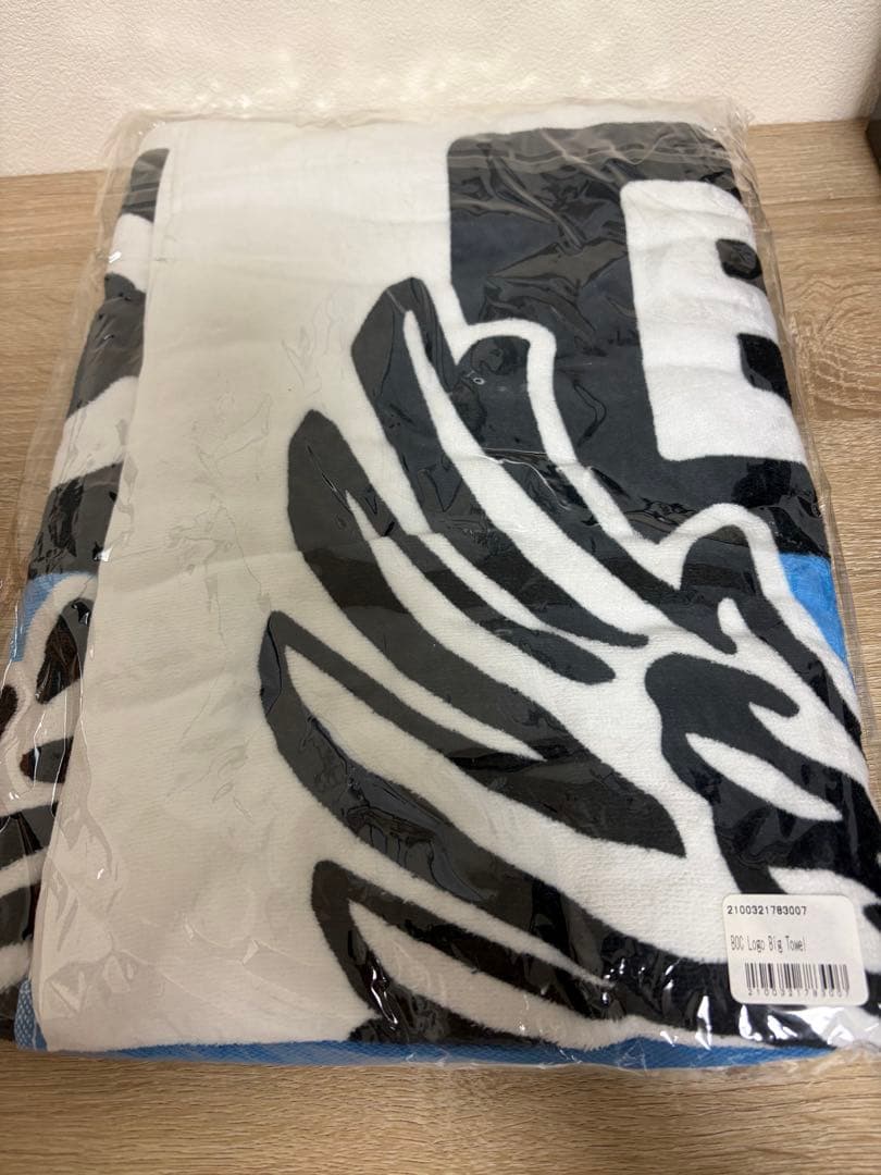未開封】BUMP OF CHICKEN BOC logo Big Towel - メルカリ