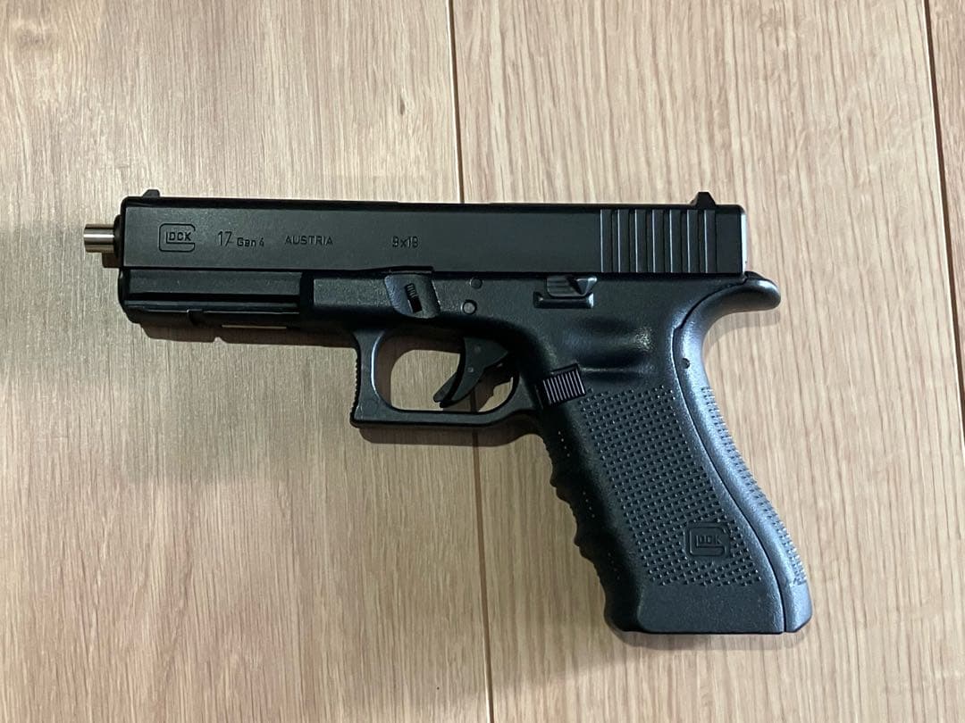 Glock 17 gen4 ガスブロ3本マガジン付き