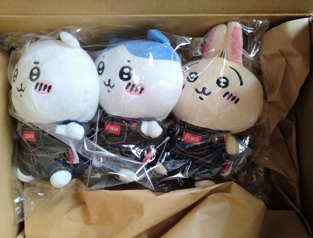 ちいかわEDWIN ぬいぐるみ ちいかわ・ハチワレ・うさぎ - メルカリ