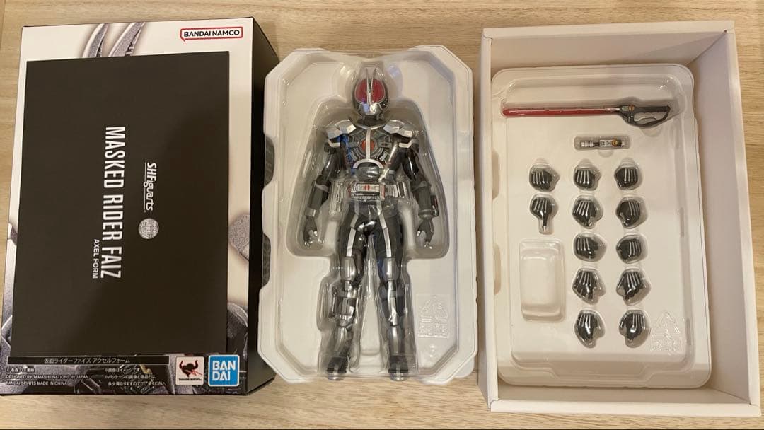 S.H.Figuarts 真骨頂製法 仮面ライダーファイズアクセルフォーム