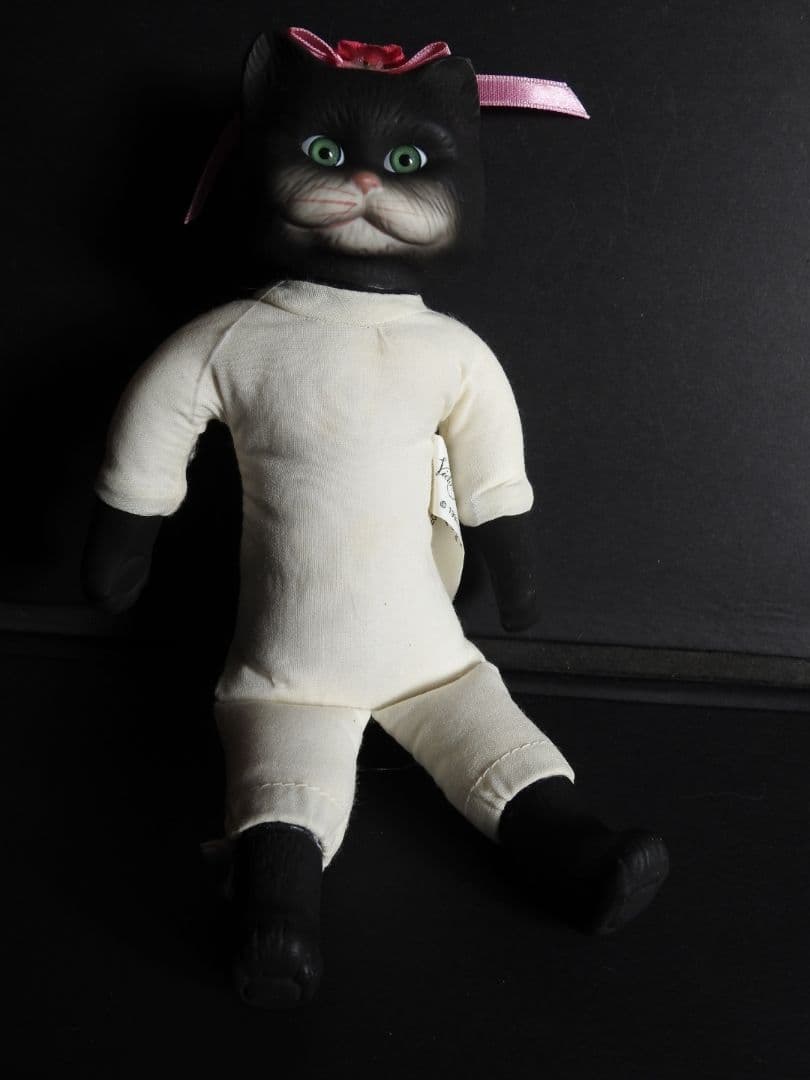 Goebel ゴーベル ヴィンテージ ポーセリン 猫 ドール 人形 置物 - メルカリ