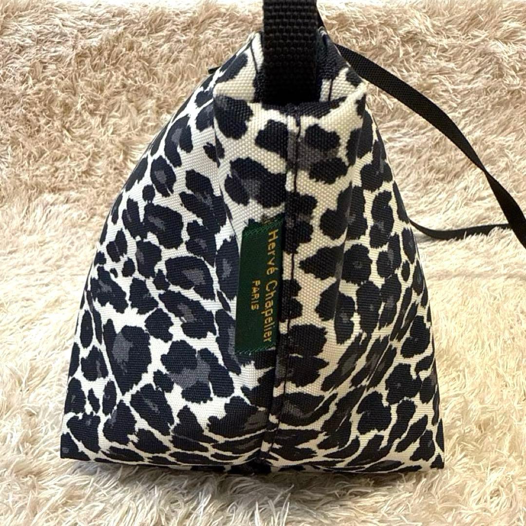 【美品】エルベシャプリエ 舟型ショルダーバッグ S パンサーブラン