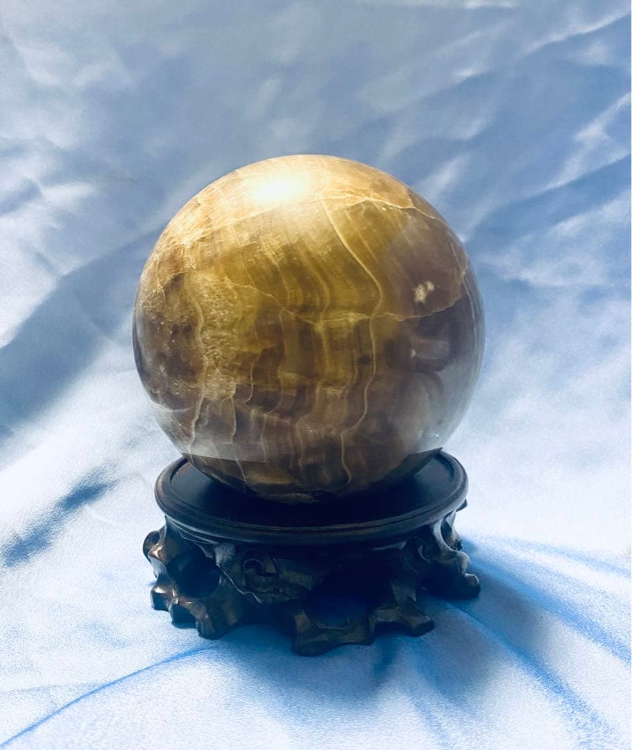 珪化木大宝珠② マダガスカル産の非常にカラフルな珪化木（Petrified Wood）！しかも