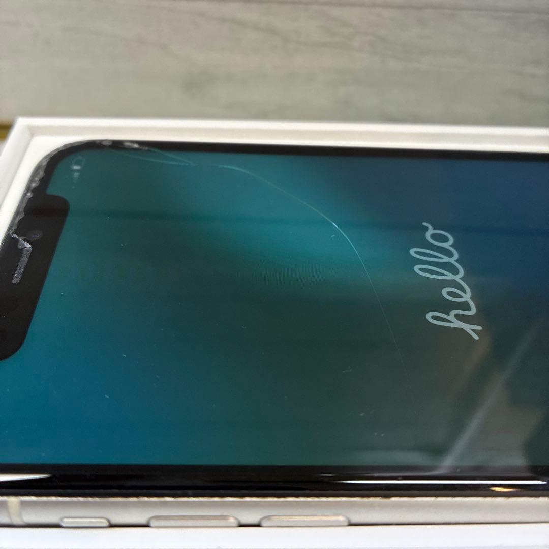 iPhone11 128GB ホワイト / 画面傷あり / バッテリー67%