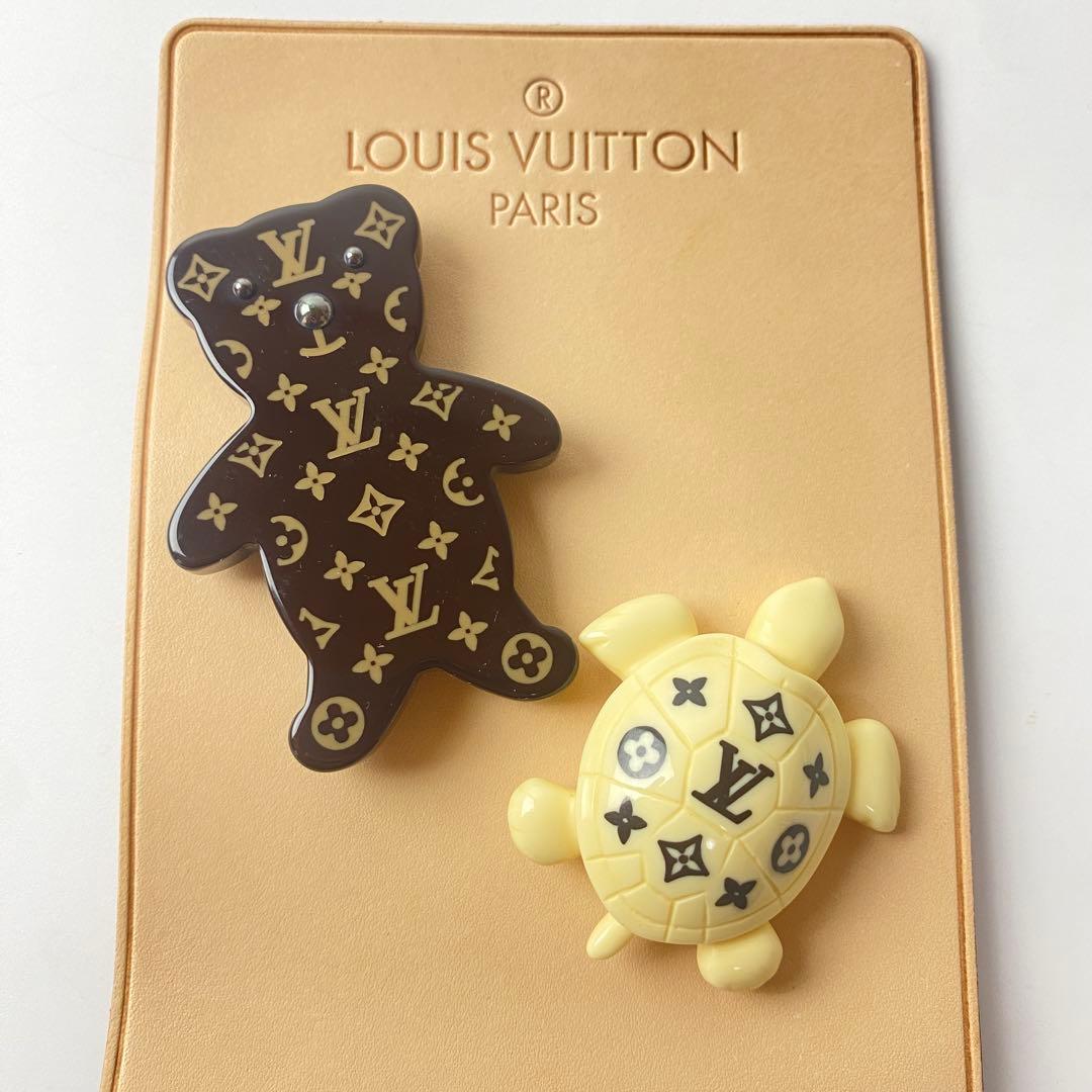 入手困難] ルイ ヴィトン LOUIS VUITTON ブローチ 熊 亀 ヴ