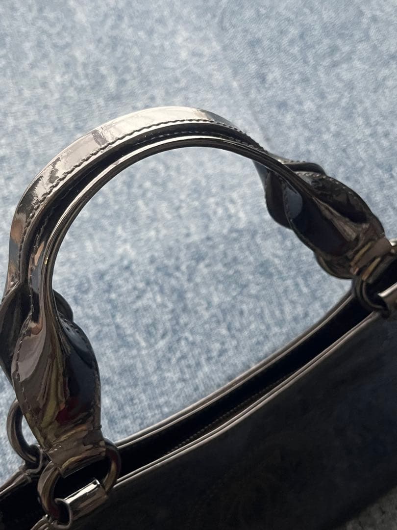 カルティエ　マルチェロ　パンチングロゴ　エナメル　パテント　レザー　ブラック