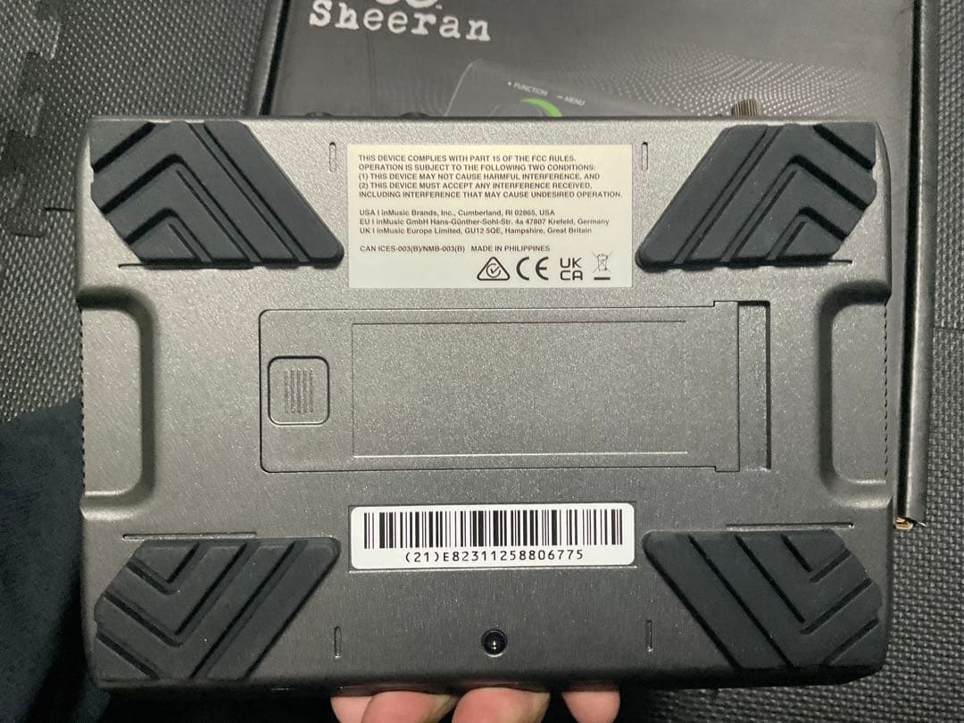 Sheeran Looper ( シーラン・ルーパー ) / LOOPER+