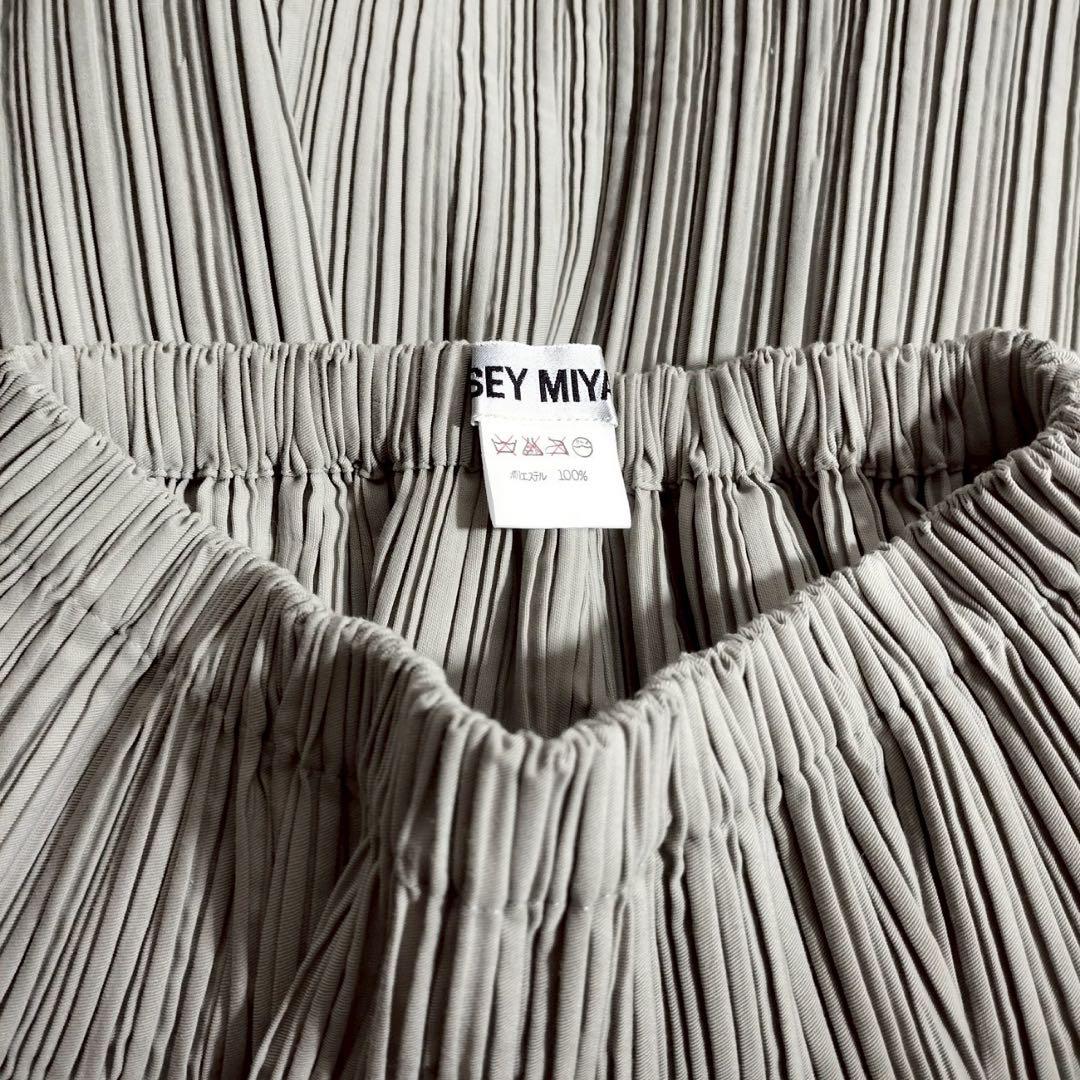 イッセイミヤケ プリーツプリーズ ひざ丈スカート ロング 灰色 グレー