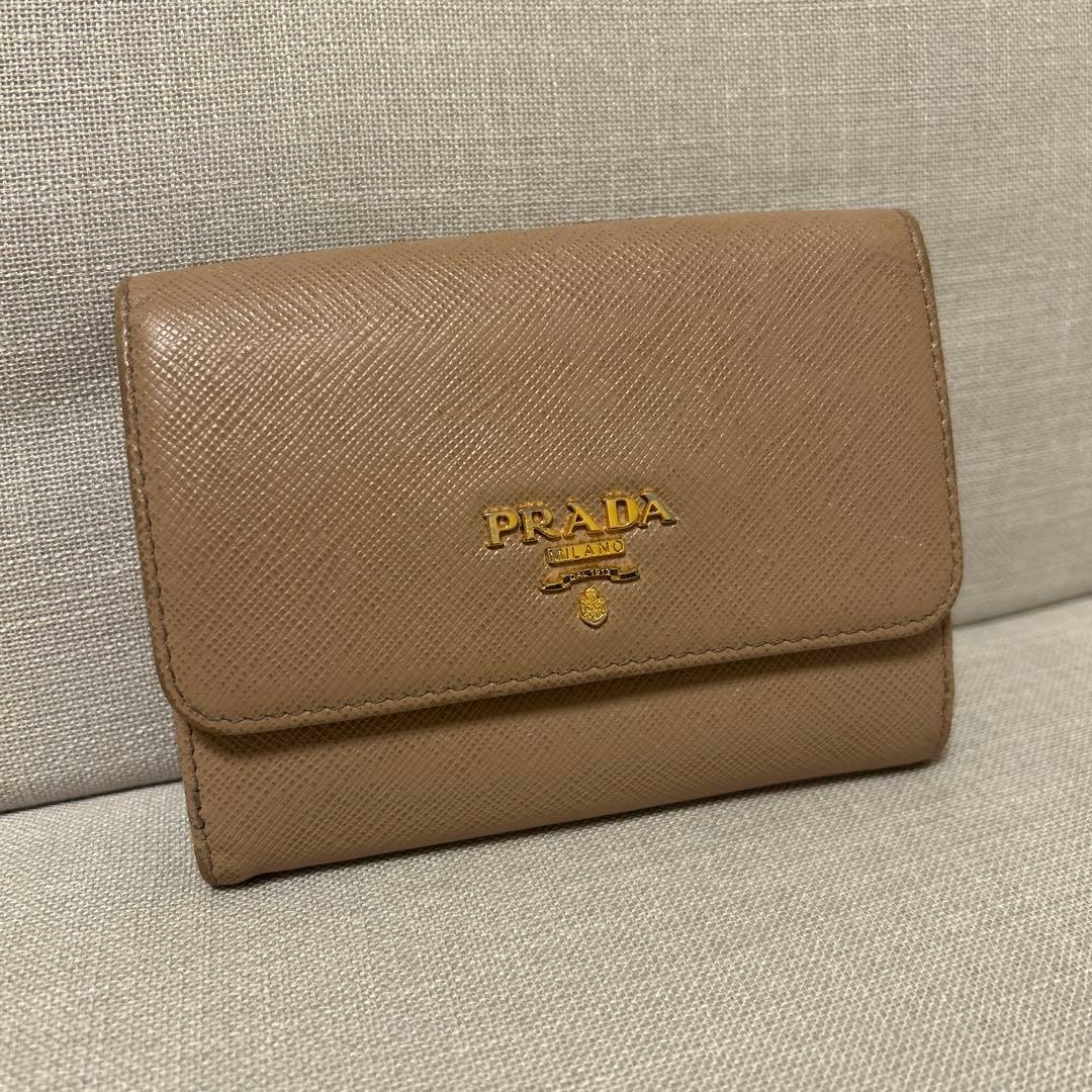 PRADA サフィアーノレザー 二つ折り財布 ベージュ