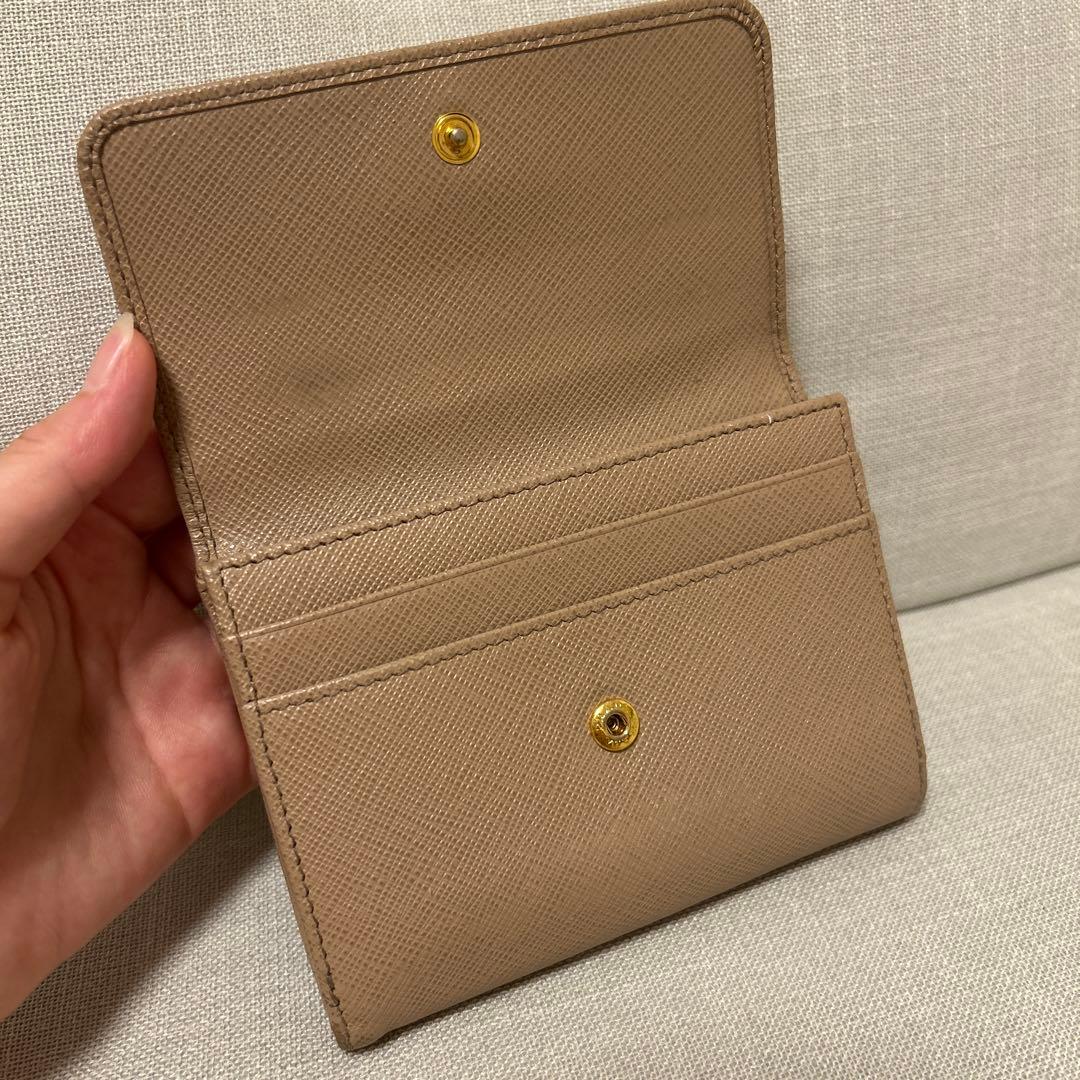 PRADA サフィアーノレザー 二つ折り財布 ベージュ