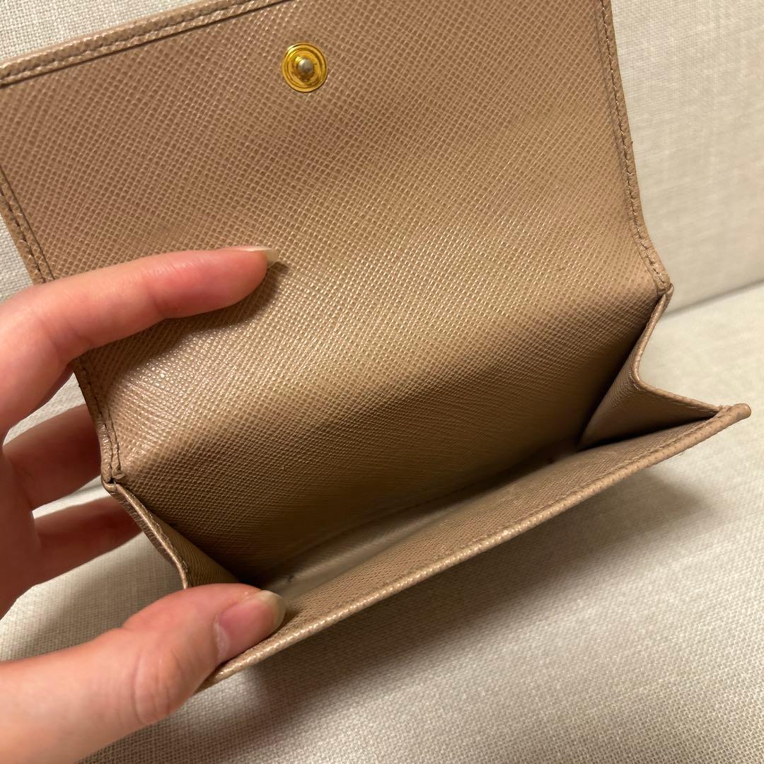 PRADA サフィアーノレザー 二つ折り財布 ベージュ