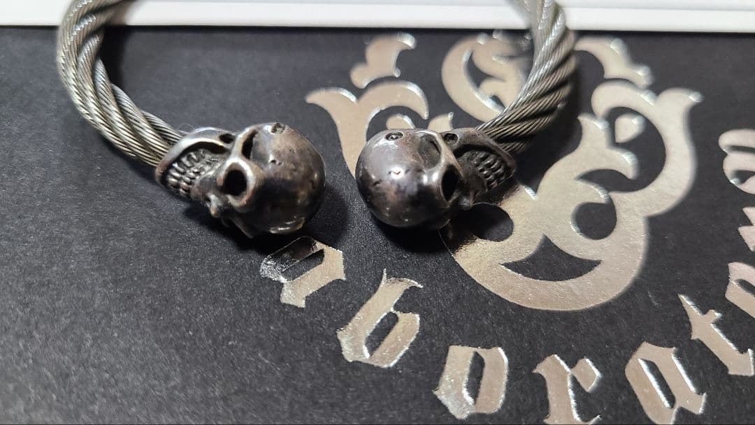 ら*ら様 ガボラトリー　ハーフスカル　ステンレスケーブル　ワイヤーバングル