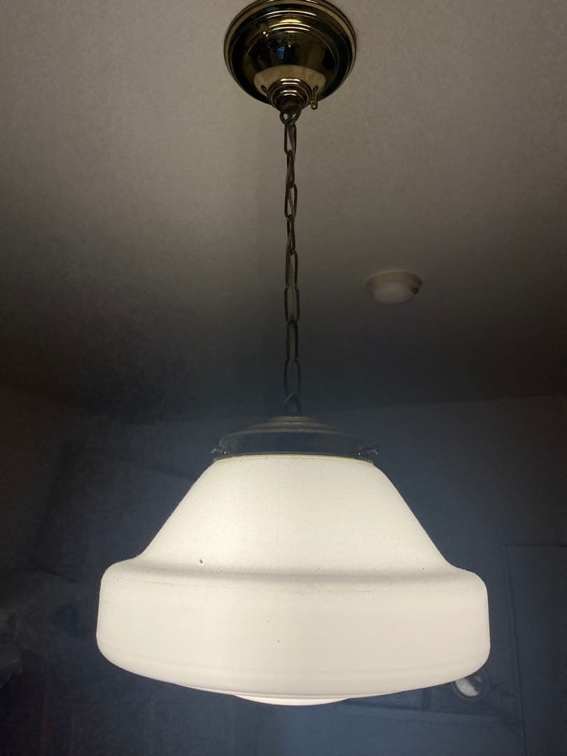 昭和レトロ ペンダントライト 照明 乳白色 ガラス
