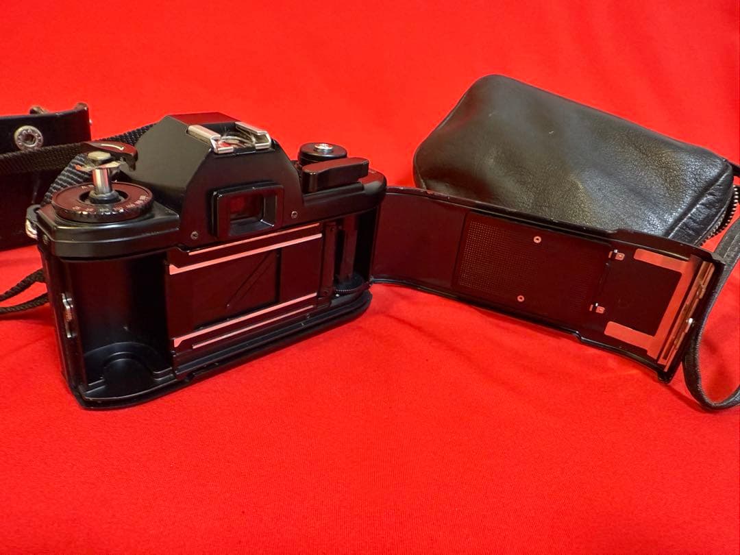 u*m様 ジャンク品扱い Nikon EM ボディ 一眼レフ フィルムカメ