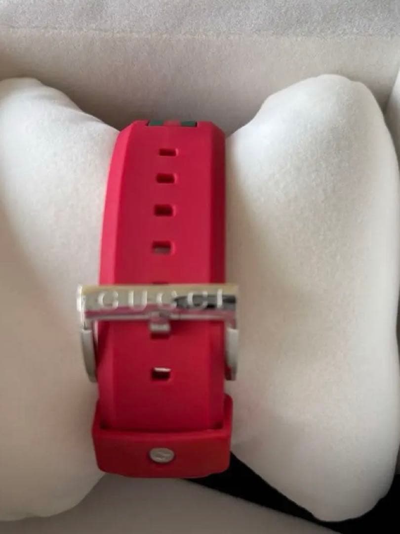GUCCI レッド ラバーベルト 時計(メンズ)お値下げ