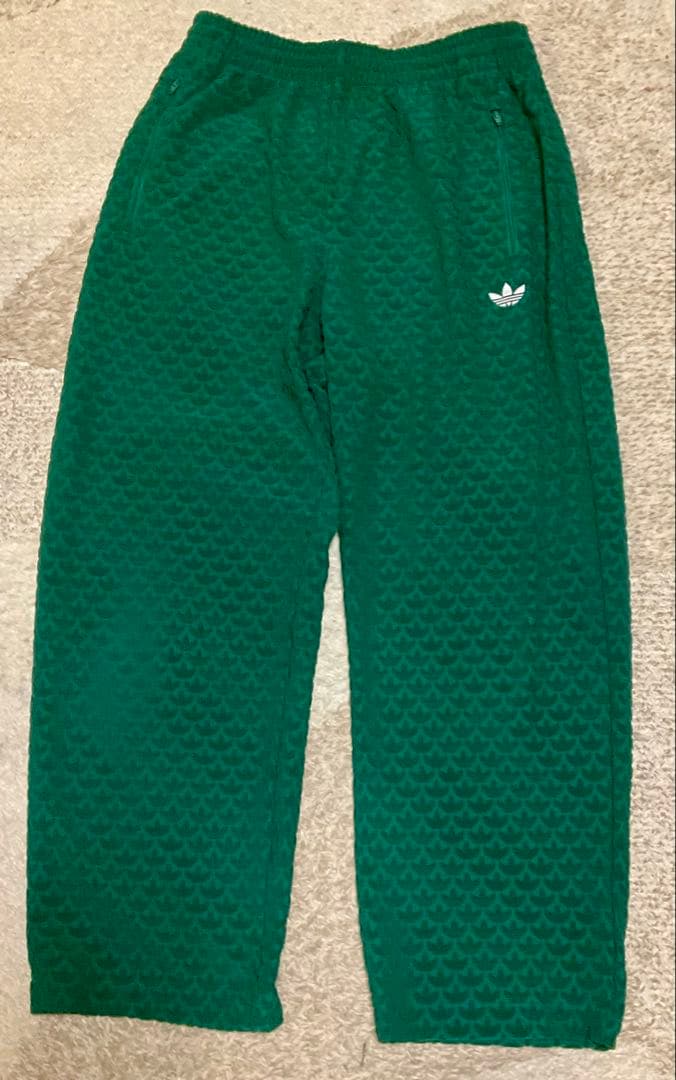 adidas モノグラムセットアップ/カレッジグリーン(上S/下M)