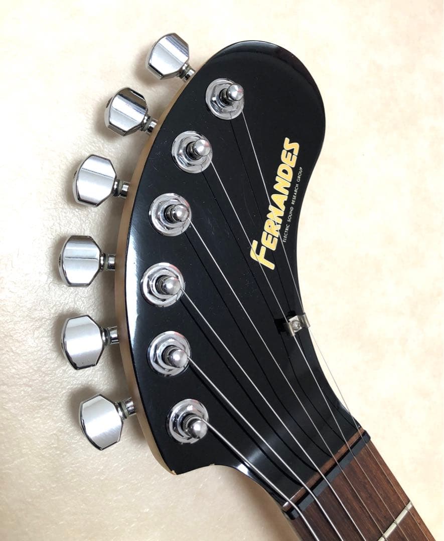 【超美品】ZO-3 ブラック アンプ内蔵ミニギター 専用ケース付 ぞーさん