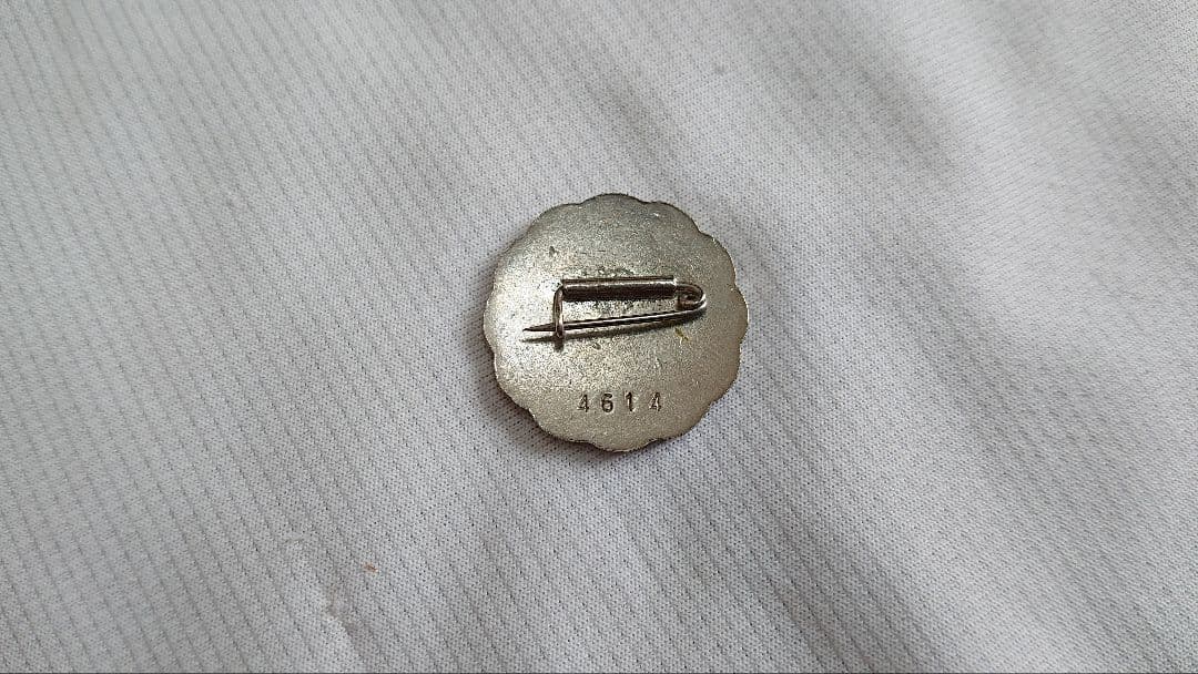 希少 Yakult 社員 紀章 バッジ