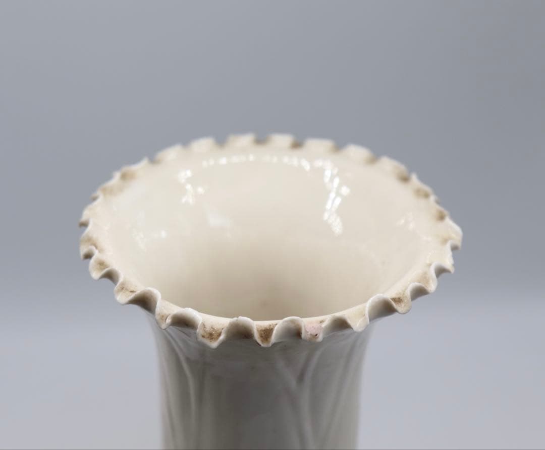 ◇OUTLET イギリスアンティーク フラワーベース ガラス製 安定感ある