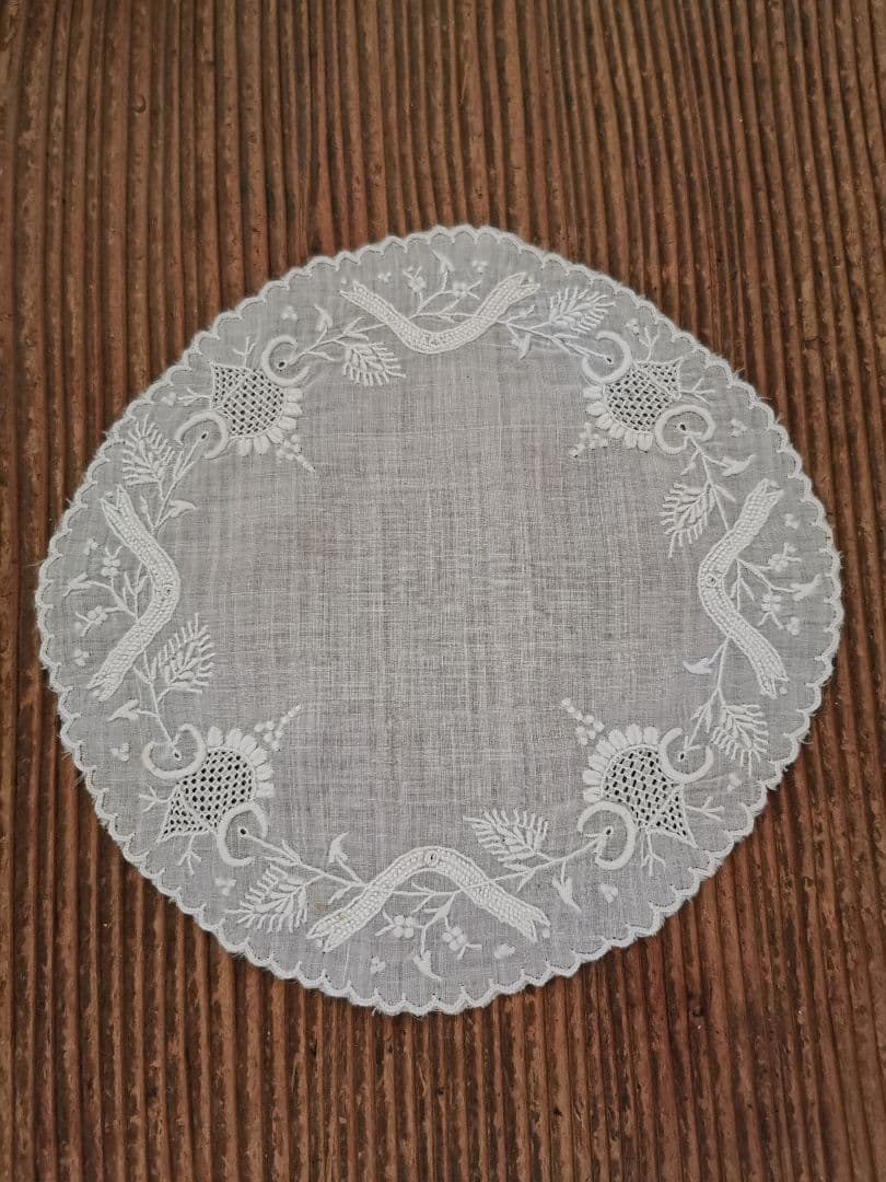 アンティーク スイス アペンツェル刺繍 精緻な白糸刺繍 プチスカラップ