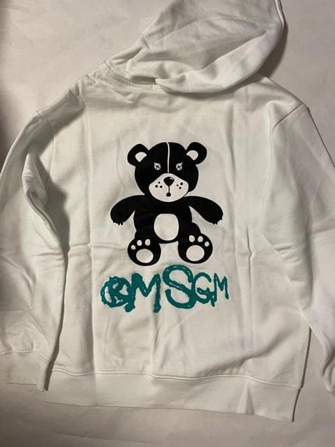 新品【MSGM 】KIDS 大人もOK ロゴグラフィックパーカー
