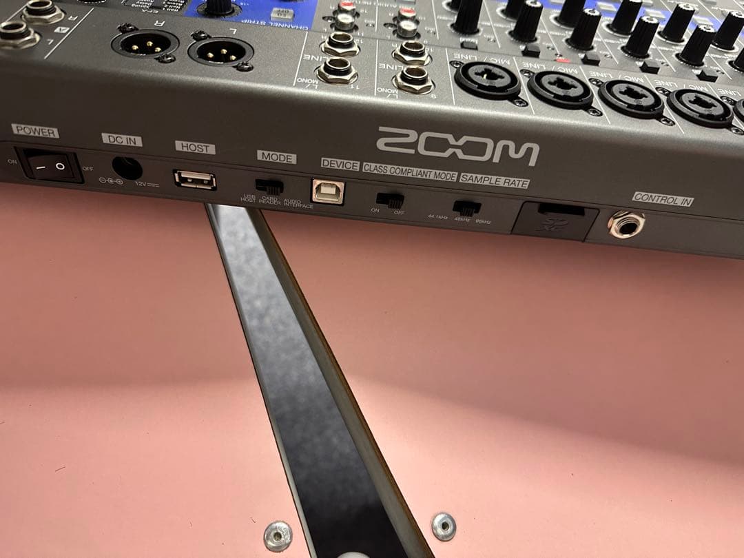 ZOOM L-12 デジタルミキサー