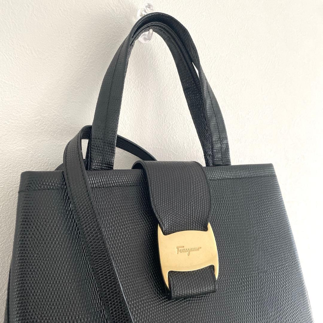 極美品✨サルヴァトーレフェラガモ　ヴァラリボン　2WAY ハンドショルダー　くろ