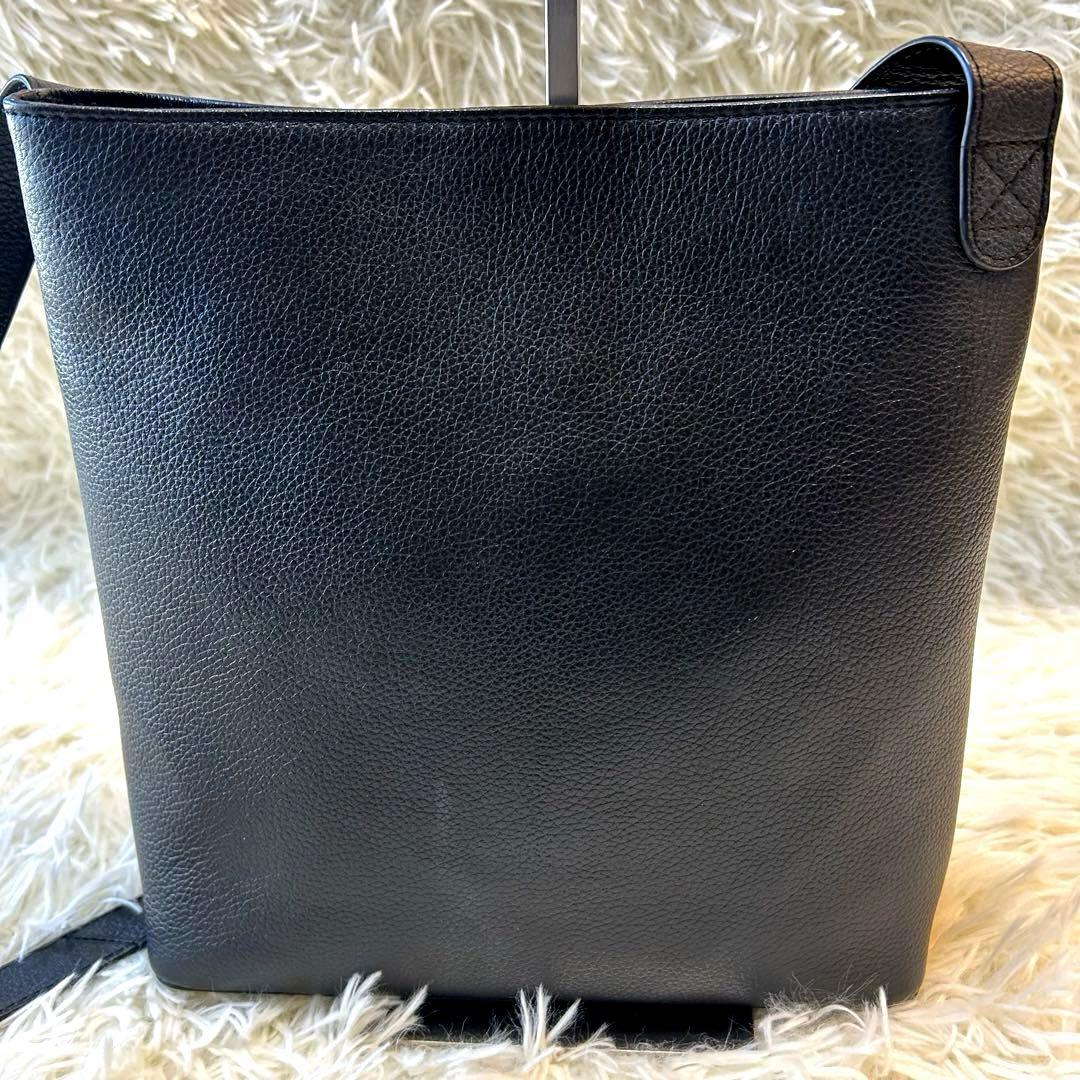 極美品　CLASKA クラスカ　シンプルレザーショルダーバッグ　斜めがけ　黒