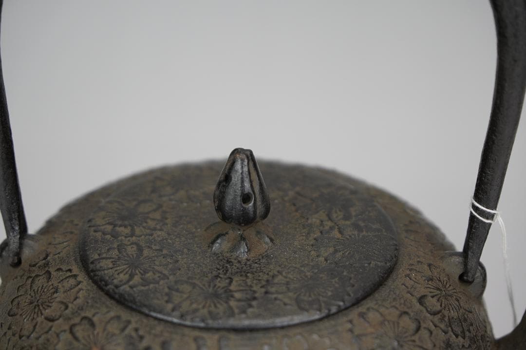 南部盛岡釜師『佐々木薫山』作 桜花紋鉄瓶 共箱 栞付 未