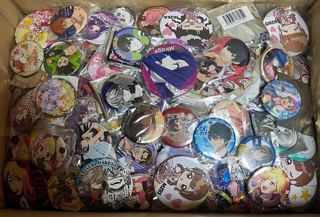 アニメグッズ　キャラクターグッズ 缶バッジ まとめ売り　1200個以上一箱限定