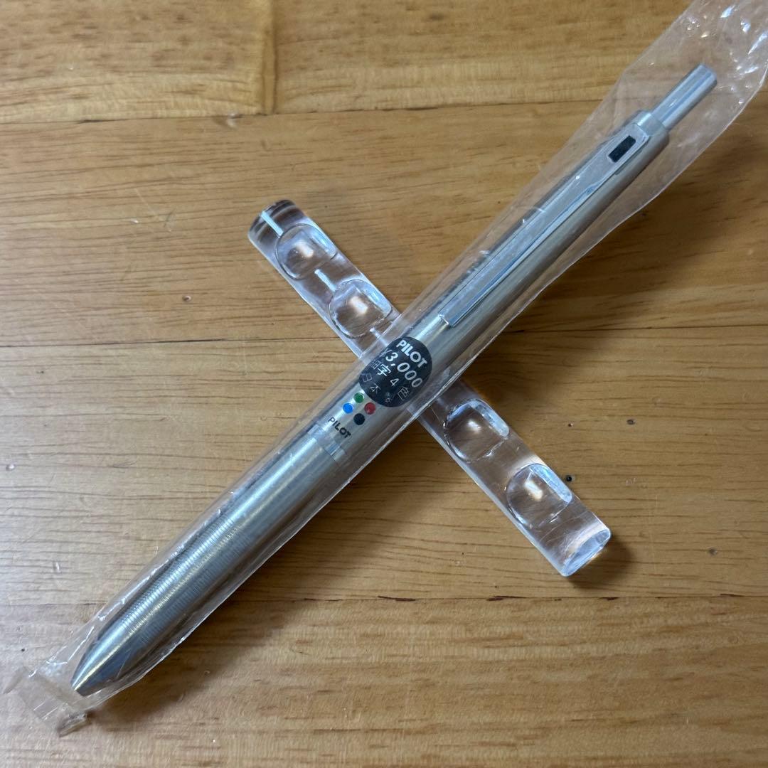 新品 廃盤 PILOT パイロット 細字4色 ボールペン 多色ペン 振り子式