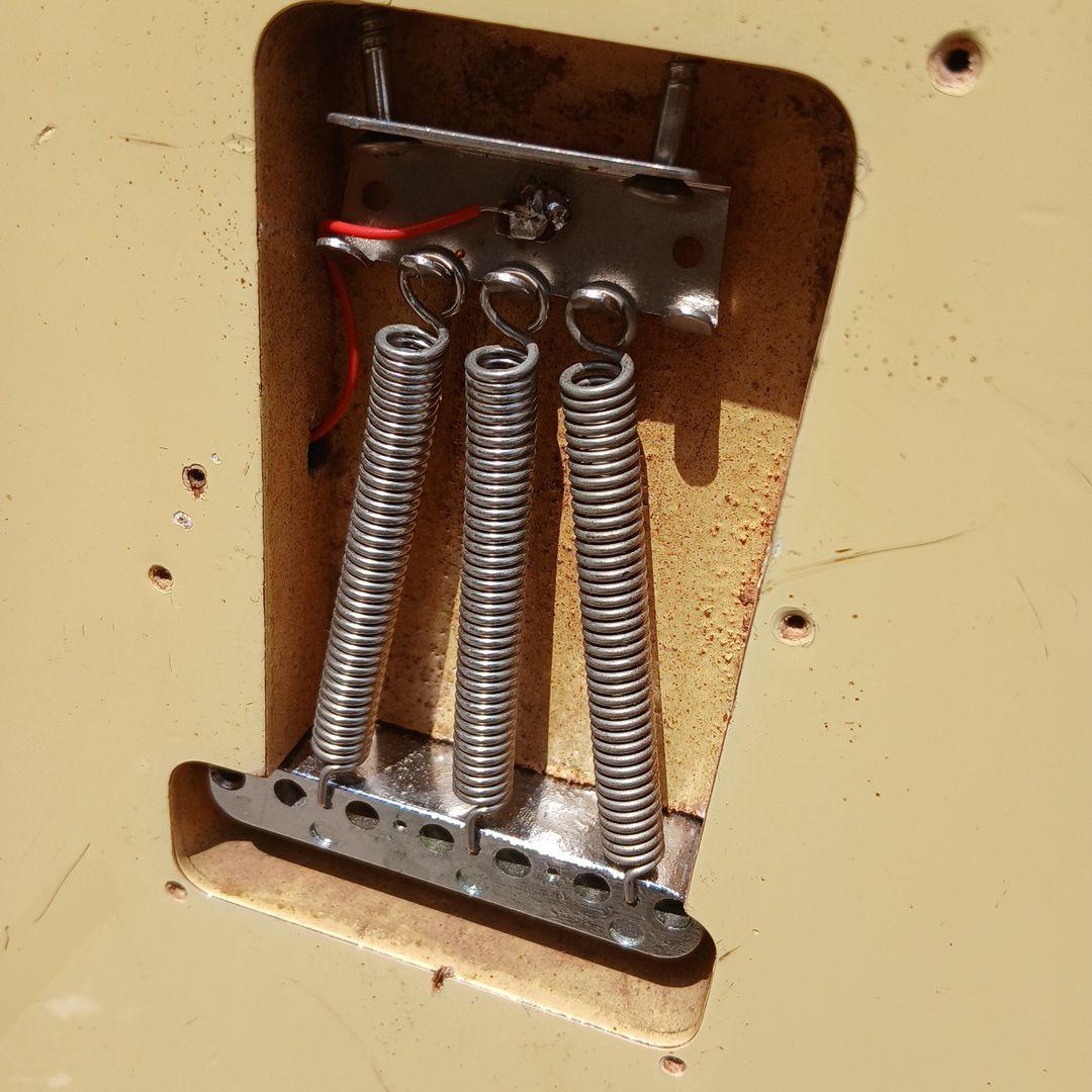 ジャパンビンテージ　AriaPro2　Strikin'Sound　ストラトタイプ