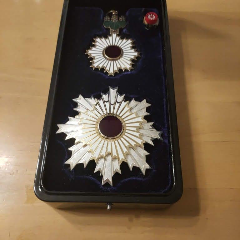 極美品! 完品】勲二等旭日重光章 略章 略綬付 本物保証 明治勲章 368