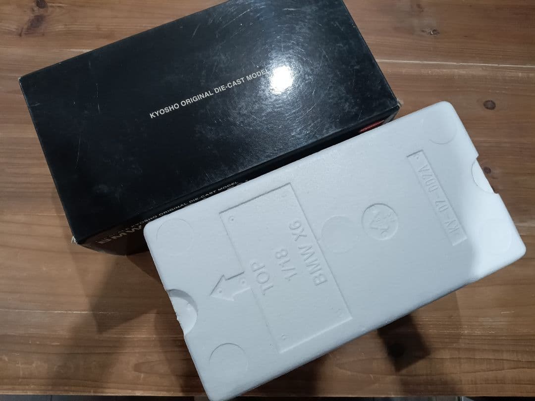 1/18 京商　BMW X6 xDrive 50i ミニカー　ホワイト