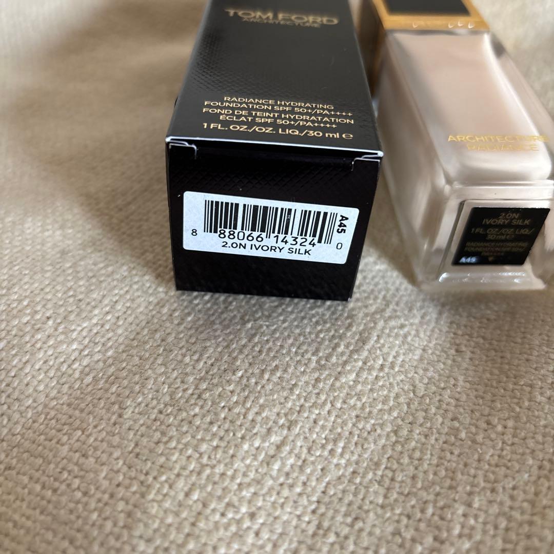 TOM FORD アーキテクチャーラディアンスハイドレーティング2.0N