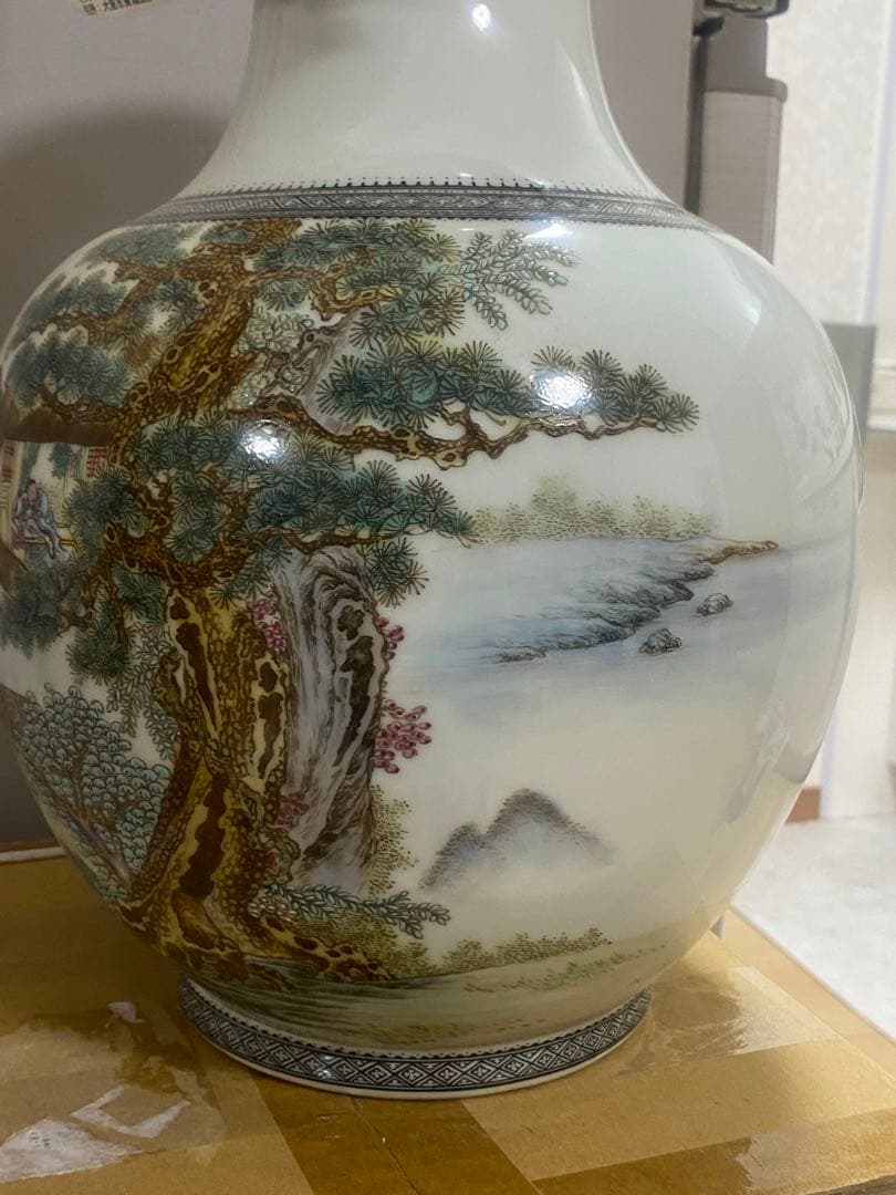 中国　景徳鎮製　雅玩珍蔵　三國誌---三顧の礼花瓶