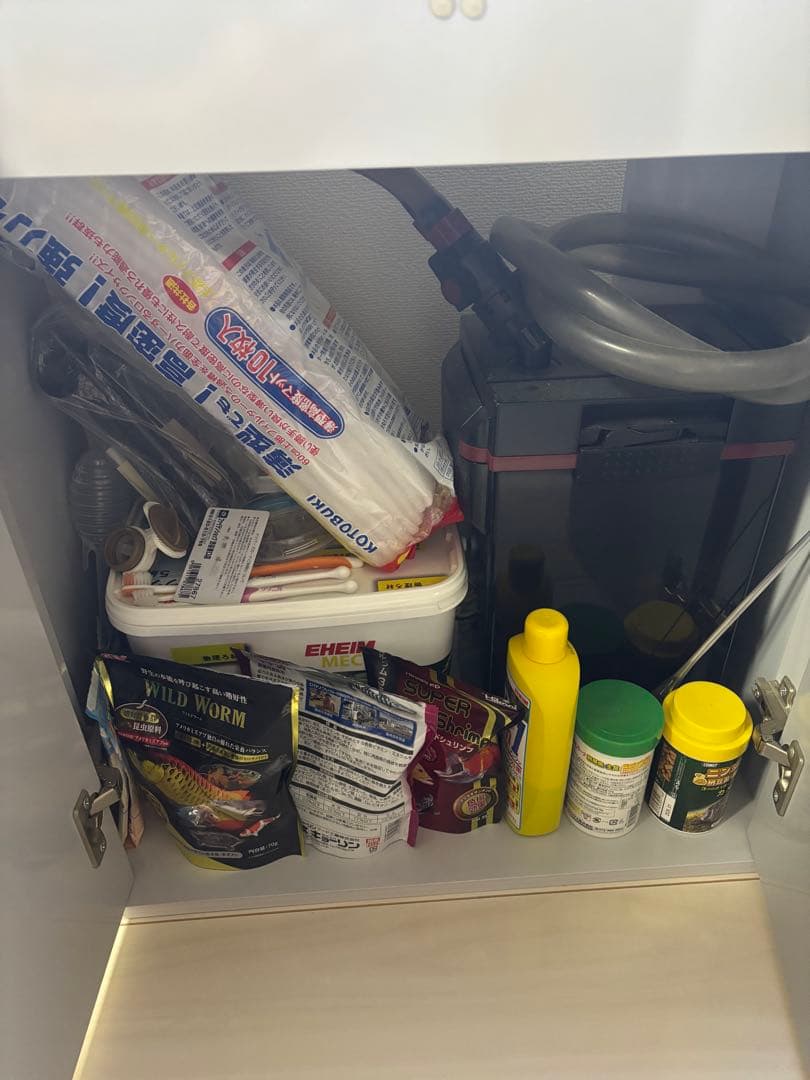 60センチ規格水槽台、水槽、水槽蓋と蓋受け、LEDライト、外部式濾過