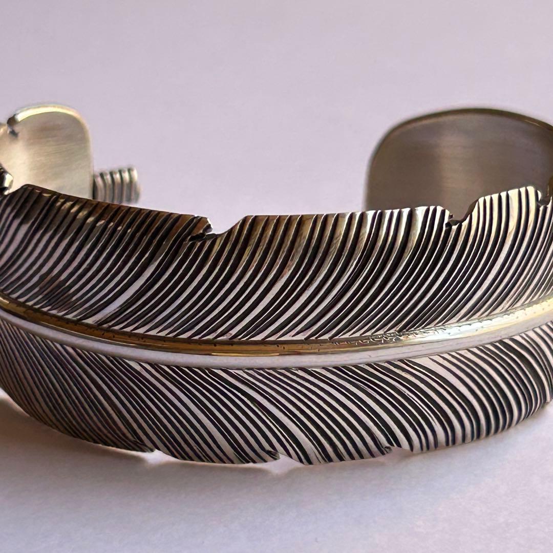 ナバホ族 ハーヴィーメイス フェザーバングル