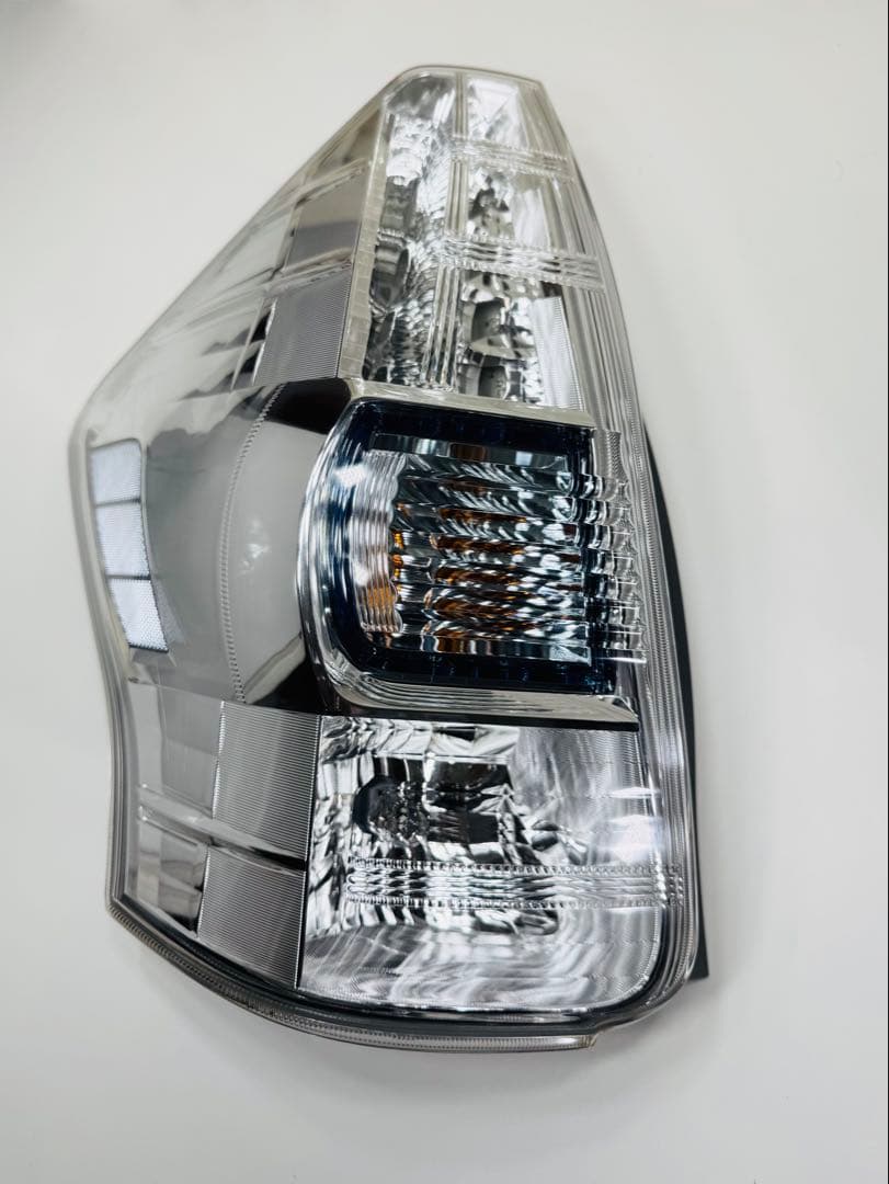 トヨタ プリウスα 前期 LED テールランプ 左右 STANLEY 47-46