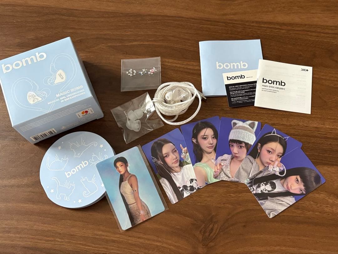 ILLIT イヤモニ イヤホン bomb