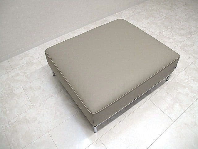 展示品　アルモニア　総革オットマン「Stilla」　11.9万円　本革オットマン