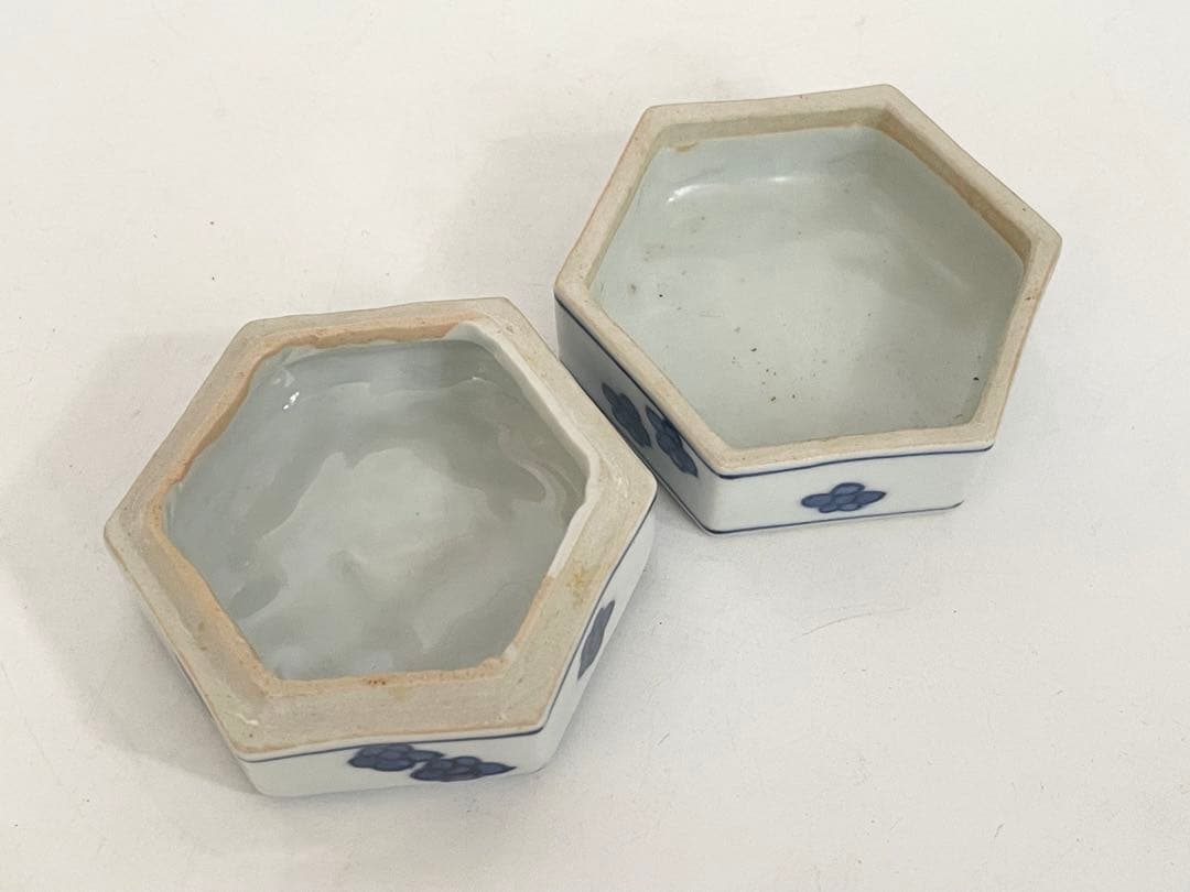 陶芸家　川瀬竹春　古染付写　六角　香合　梅に鶯　箱なし